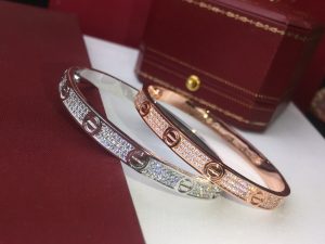 高仿卡地亞滿天星手鐲18K玫瑰金必須擁有