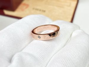 Cartier 卡地亞字母logo高仿單磚戒指 經典專櫃同步款