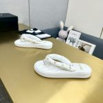 走秀款頂級香奈兒高仿涼鞋女款 白色 真皮