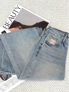 頂級設計香奈兒CHANEL高仿刺繡牛仔褲寬鬆褲子淺藍色直筒 女款