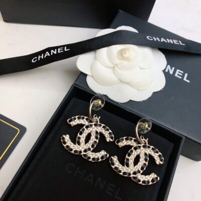 搶手好貨頂級原單CHANEL專櫃同步珍珠串皮耳釘