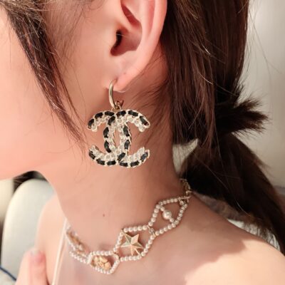 搶手好貨頂級原單CHANEL專櫃同步珍珠串皮耳釘