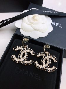 搶手好貨頂級原單CHANEL專櫃同步珍珠串皮耳釘