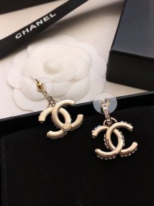磚石高仿香奈兒耳釘經典配色 超級nice