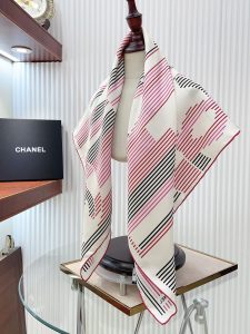 100%真絲材質頂級CHANEL奢侈品高仿香奈兒圍巾絲綢觸感圍巾 中號 方形 緞面頭巾