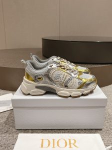 2024新品DIOR迪奧高仿鞋一比一復刻