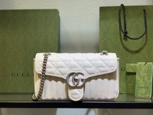 443497頂級原單Gucci真皮雙G斜挎包