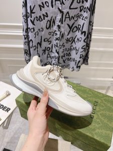 經典米白色 Gucci高仿新款RUN系列情侶款休閒運動跑鞋