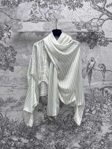 杜鵑同款 字母條紋時尚高仿LV薄外套超級好看的衣服