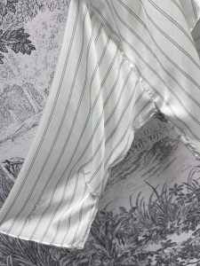 杜鵑同款 字母條紋時尚高仿LV薄外套超級好看的衣服