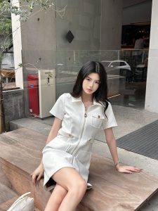 頂級A貨簡約氣質 拉鏈式翻領設計高仿連衣裙