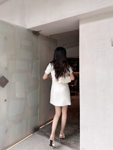 頂級A貨簡約氣質 拉鏈式翻領設計高仿連衣裙