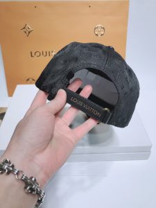 頂級原單高仿路易威登黑色鴨舌帽 棒球帽