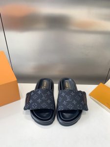 LV高仿高级感十足 情侣款 拖鞋休闲凉鞋