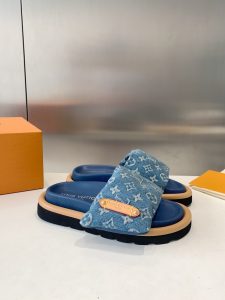 高仿LV高级感十足 男女同款休闲真皮拖鞋 可以定做 专柜同步