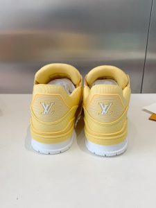 LV超高质量路易威登情侣款休闲运动鞋 男女同款