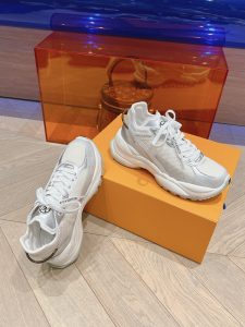 LV頂級A貨1:1復刻升級材料女款時尚休閒鞋運動鞋
