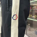 頂級高仿Moncler蒙口春夏新款休閒褲關門同步撞色logo長褲定制面料