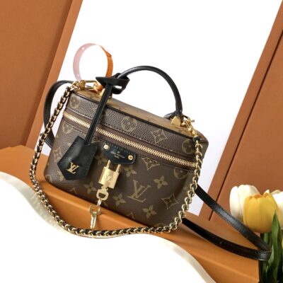 Vanity Chain Pouch  M47125 LV頂級高仿手袋化妝包水桶包