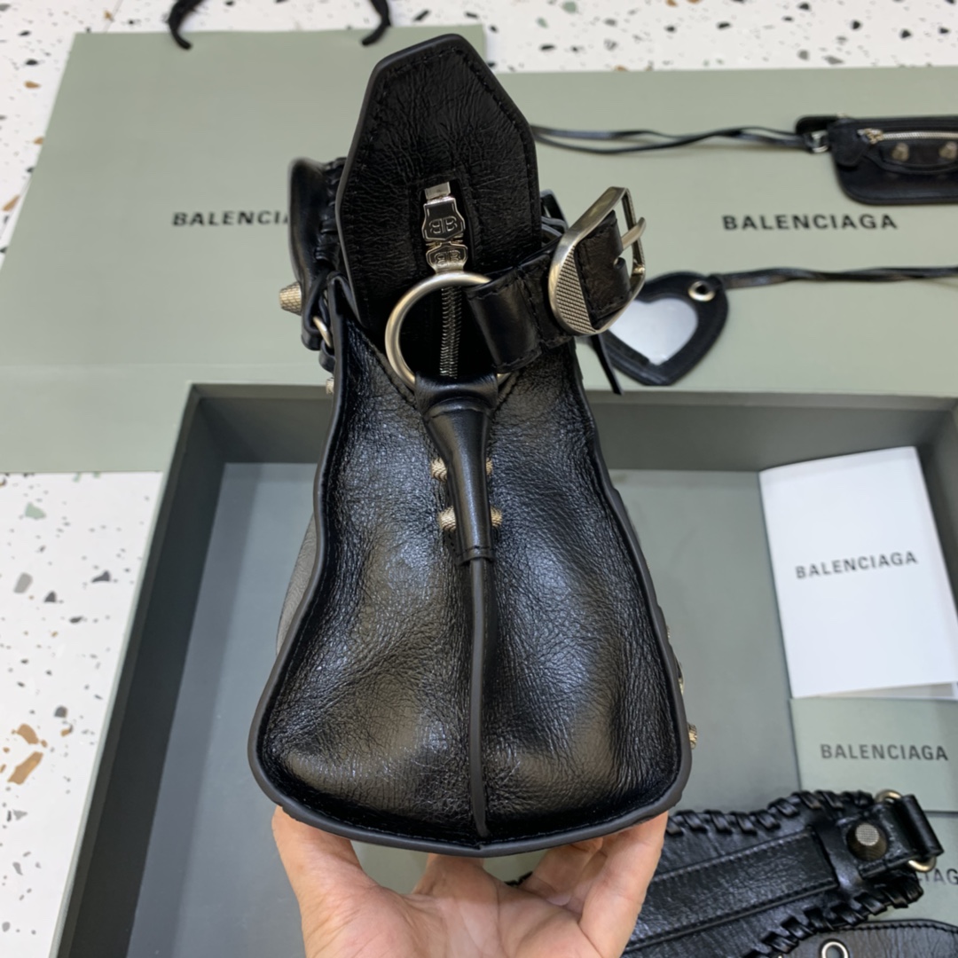 1比1原單BALENCIAGA巴黎世家包包 Neo cagole機車包 油蜡黑银扣