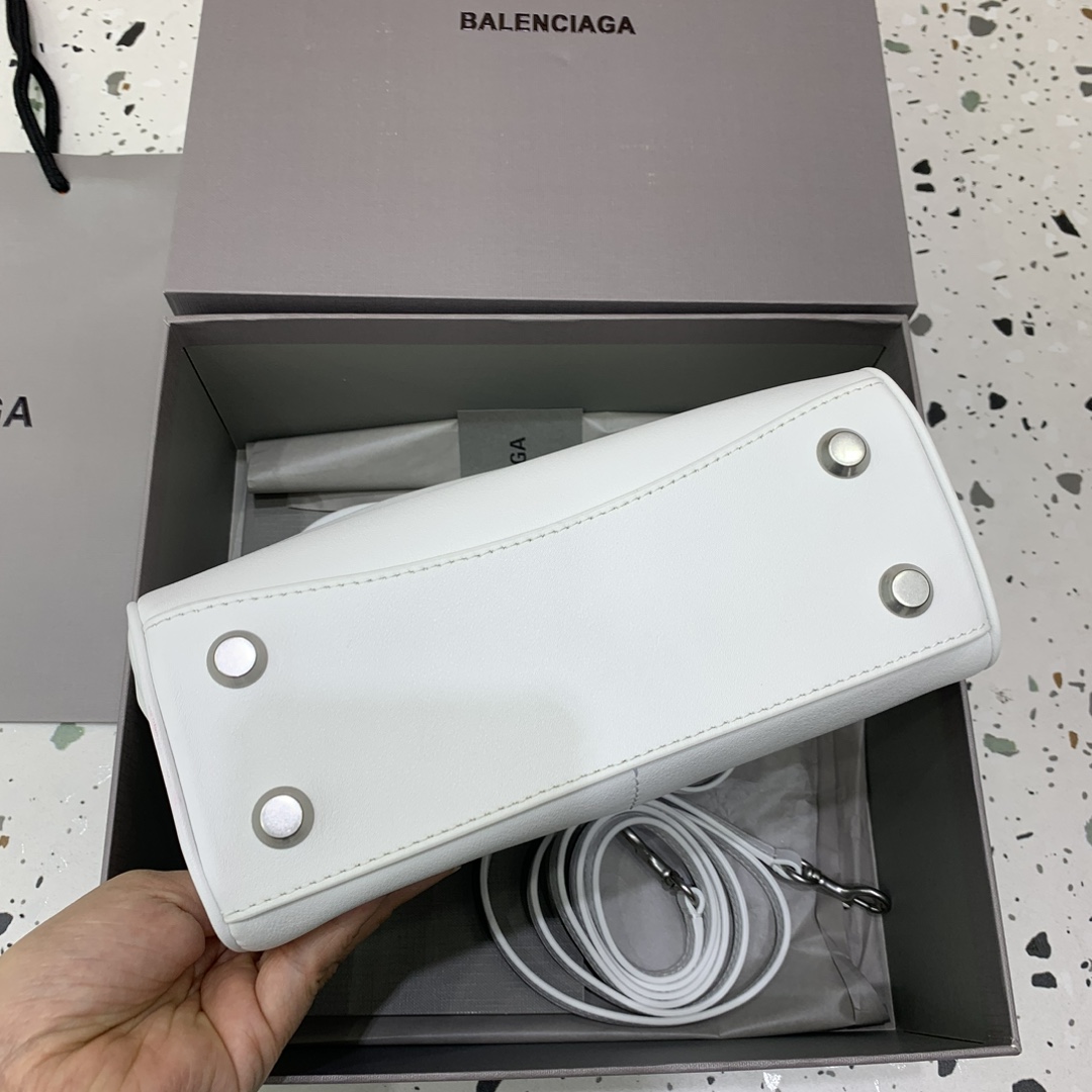高仿超A貨BALENCIAGA巴黎世家包包 𝐑𝐎𝐃𝐄𝐎 𝐁𝐀𝐆 mini白色銀扣