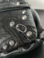 高仿BALENCIAGA巴黎世家包包 le cagole 鉚釘書雙肩包揹包