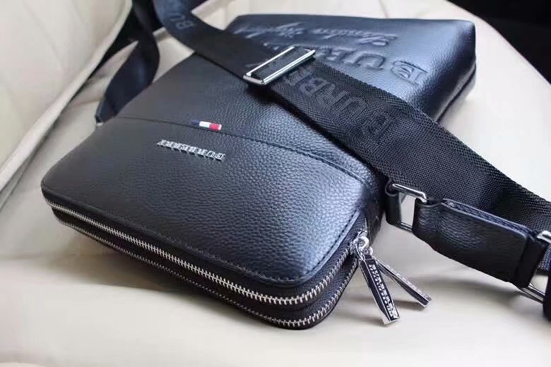 Burberry原單精品專櫃同步男款斜挎包單肩包真皮