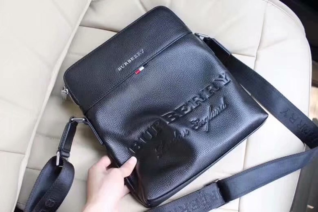 Burberry原單精品專櫃同步男款斜挎包單肩包真皮