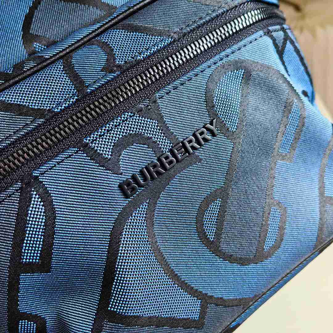 Burberry專櫃經典復刻奢侈品男女同款雙肩包背包書包