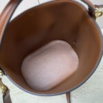 高仿名牌包Celine賽琳 LOUISE中號光滑牛皮革手袋 棕色