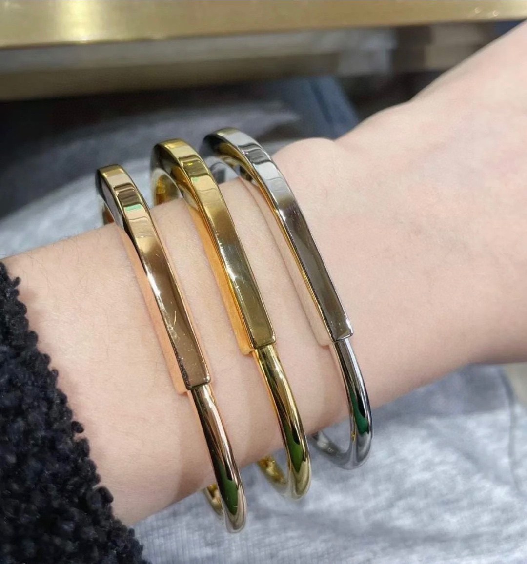 Tiffany蒂芙尼高仿奢侈品U型18K金手鐲