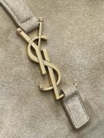 1比1複刻YSL聖羅蘭包包 LE5A7光滑皮革柔軟Hobo手袋 金麥磨砂金扣