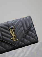 高仿YSL聖羅蘭包包 Envelope粒面絎縫皮革小型信封袋 黑色金扣魚子醬