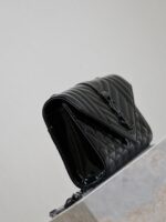 高仿YSL聖羅蘭包包 Envelope粒面絎縫皮革小型信封袋 黑色黑扣漆皮