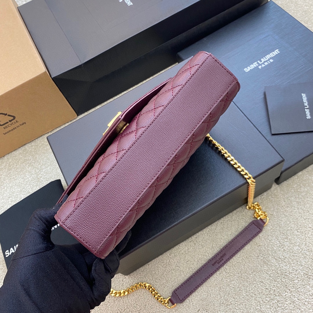 高仿YSL聖羅蘭包包 Envelope粒面絎縫皮革小型信封袋 棗紅色球紋/金扣