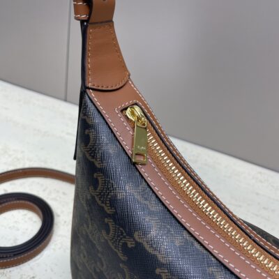 原單Celine賽琳包包 小號HELOÏSE TRIOMPHE標誌印花牛皮革手袋