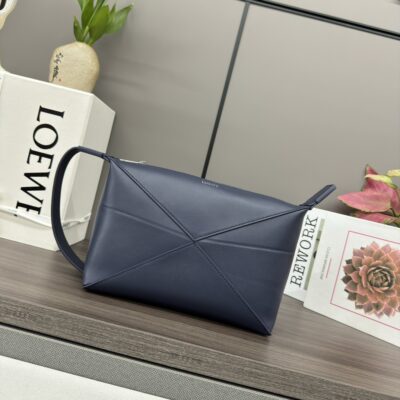 loewe羅意威高仿包包 亮面牛皮革 Puzzle Fold pouch手袋 深藍