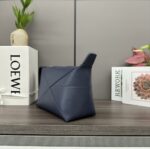 loewe羅意威高仿包包 亮面牛皮革 Puzzle Fold pouch手袋 深藍