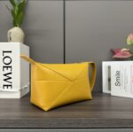 loewe羅意威高仿包包 亮面牛皮革 Puzzle Fold pouch手袋 黃色