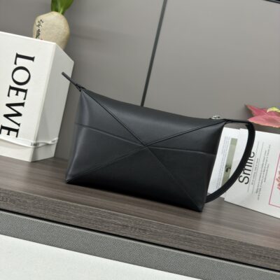 loewe羅意威高仿包包 亮面牛皮革 Puzzle Fold pouch手袋 黑色