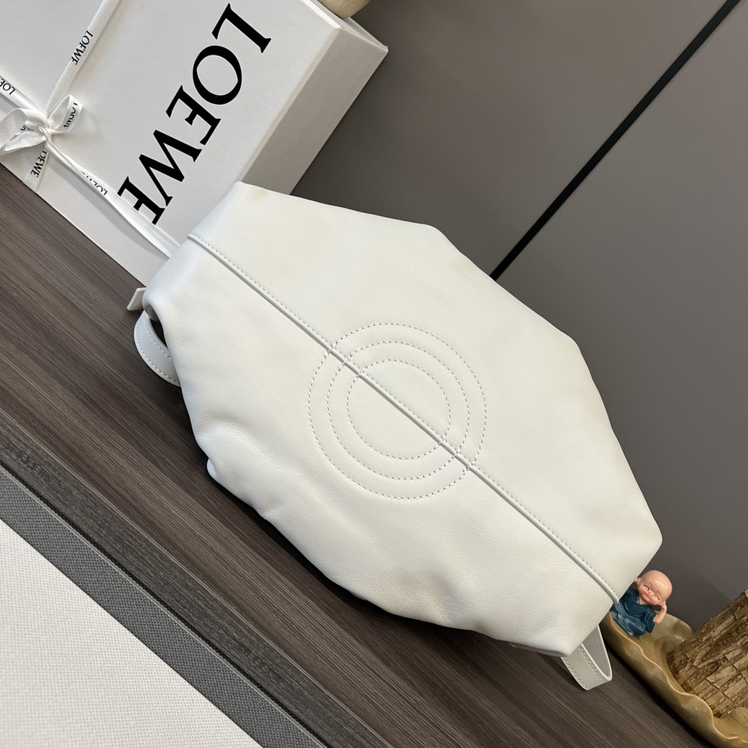 超A貨loewe羅意威包包 新款小號牛皮革帶鏈條 Paseo手袋 白色
