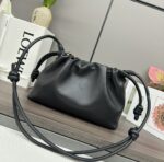 高仿loewe羅意威包包 中號柔軟納帕羊皮革 Flamenco Purse 手拿包 黑