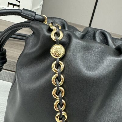 高仿loewe羅意威包包 中號柔軟納帕羊皮革 Flamenco Purse 手拿包 黑