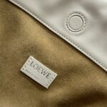 高仿loewe羅意威包包 中號柔軟納帕羊皮革 Flamenco Purse 奶白