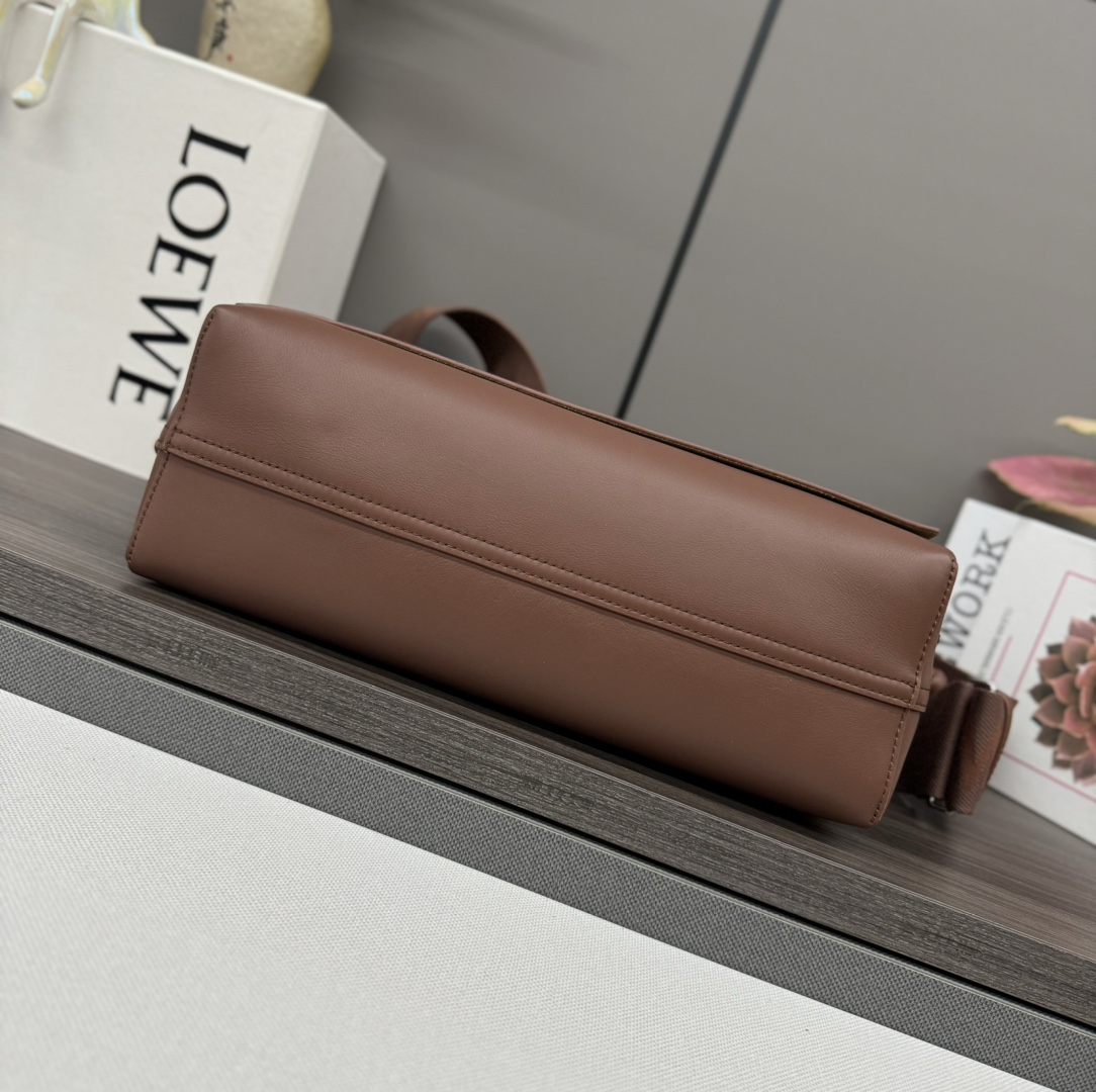 複刻原單loewe羅意威包包 Flamenco satchel 郵差包手袋 棕色
