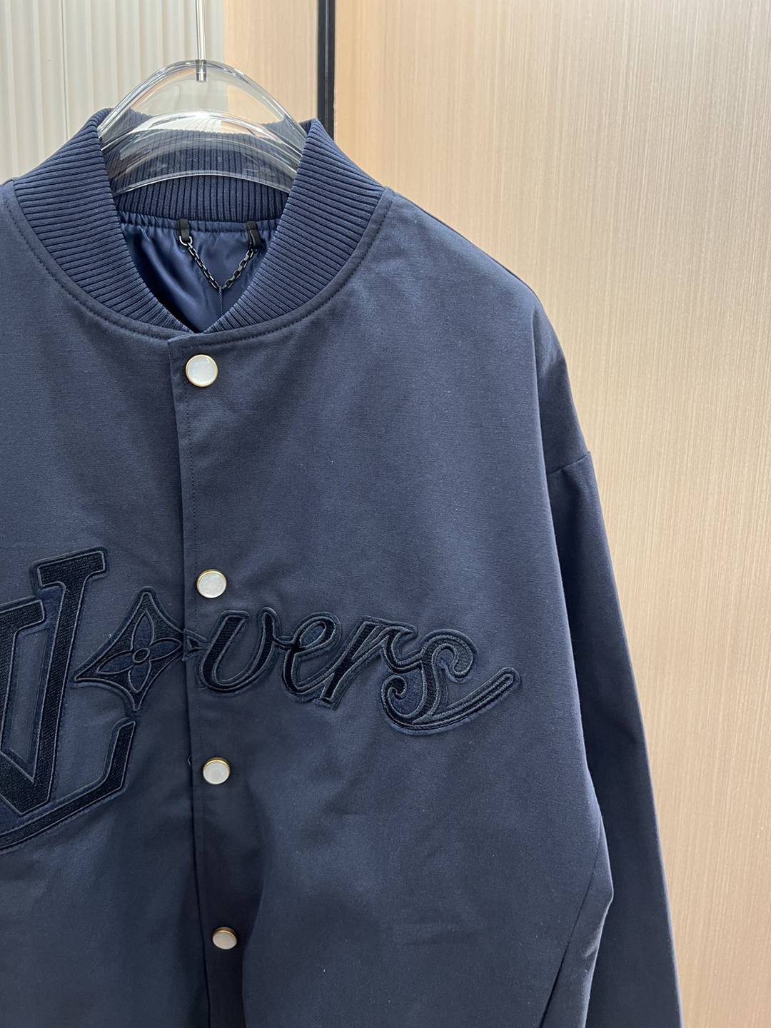 lv頂級高仿路易威登男裝新品夾克外套