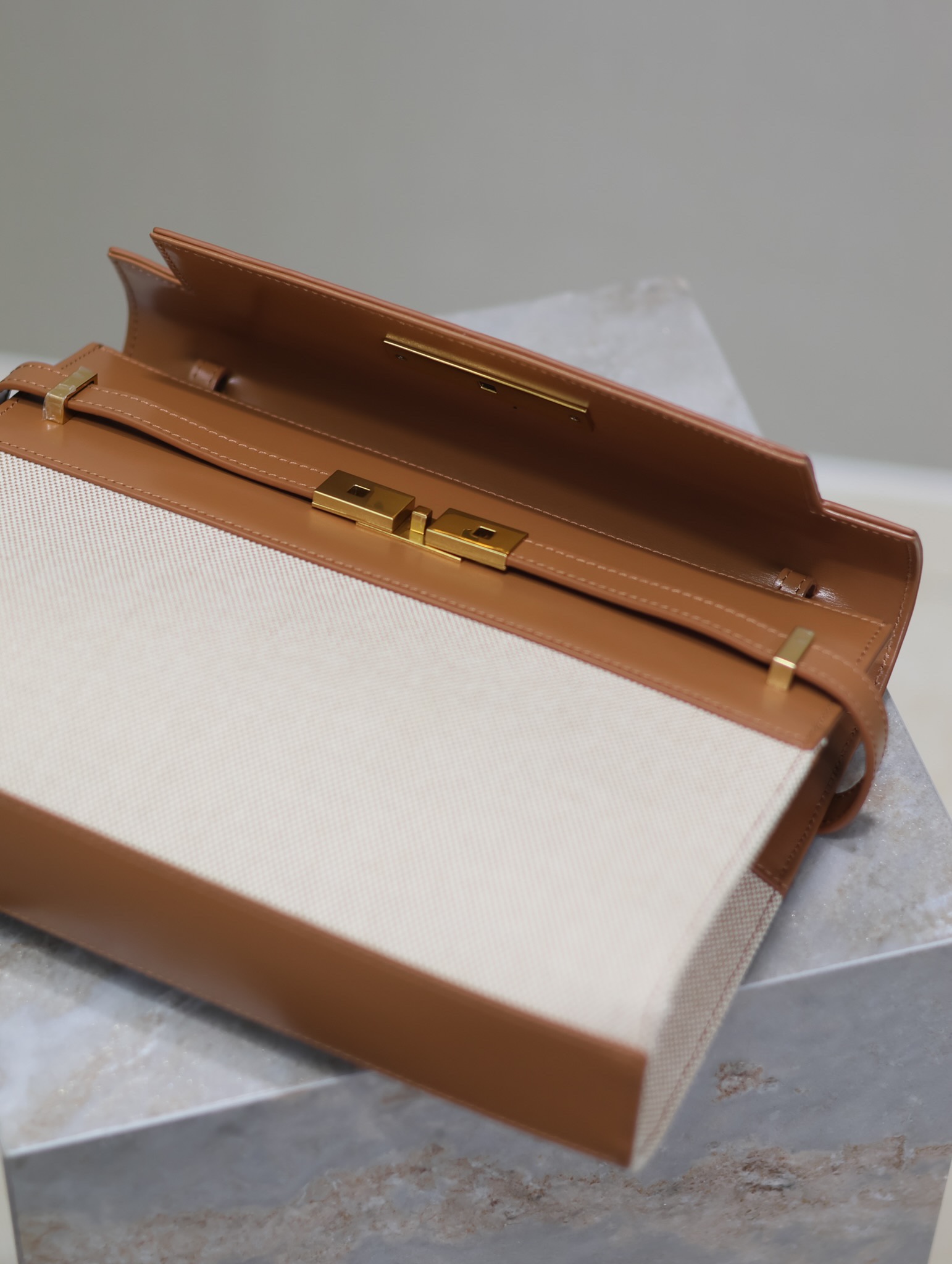 1比1複刻YSL聖羅蘭包包 Manhattan BOX SAINT LAURENT中型 焦糖牛皮配帆布