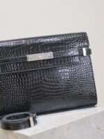 1比1複刻YSL聖羅蘭包包 Manhattan BOX SAINT LAURENT中型 黑色銀扣鱷魚紋