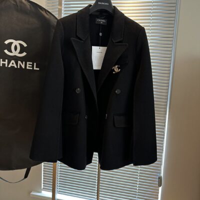 CHANEL高仿羊毛西服高端斗篷大衣女士的最愛 黑色外套