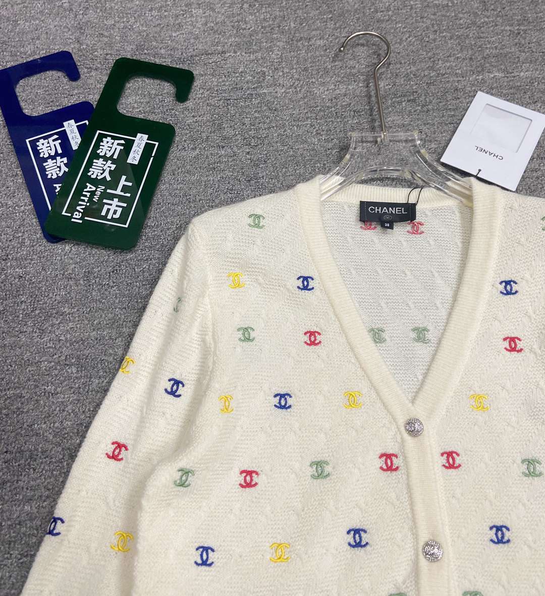 高仿女款奢侈品CHANEL針織開衫V領上衣薄外套